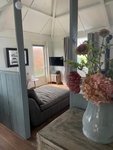 Holiday Cottage De Garage Inn Hank Bagian luar foto