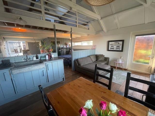Holiday Cottage De Garage Inn Hank Bagian luar foto